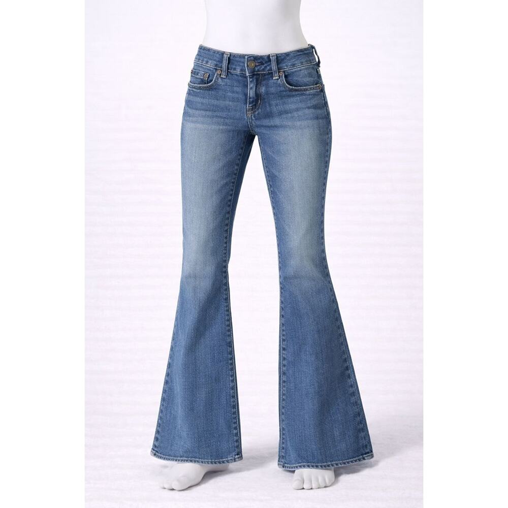 American Eagle Women’s Bootcut Jeans Stretch artist flare Mid Rise sz 4